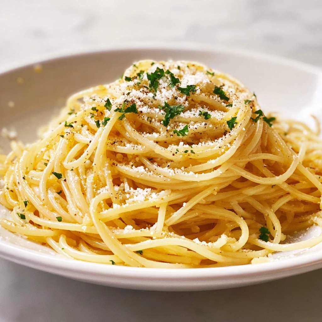 Spaghetti with Garlic and Oil (Aglio E Olio) Recipe - Recipe Image
